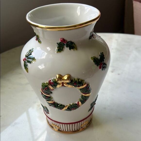 Waterford White and Gold Holiday Vase - Picture 4 of 7